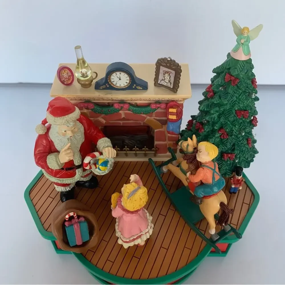 1993 Lustre Fame Animated Welcome Santa Music Box